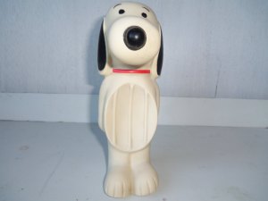 My Snoopy soapdish looked like this.  And I loved him. 